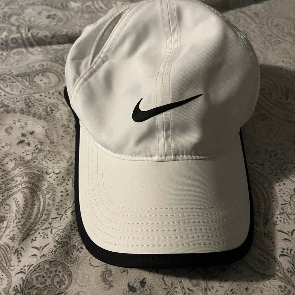 Women’s Nike hat